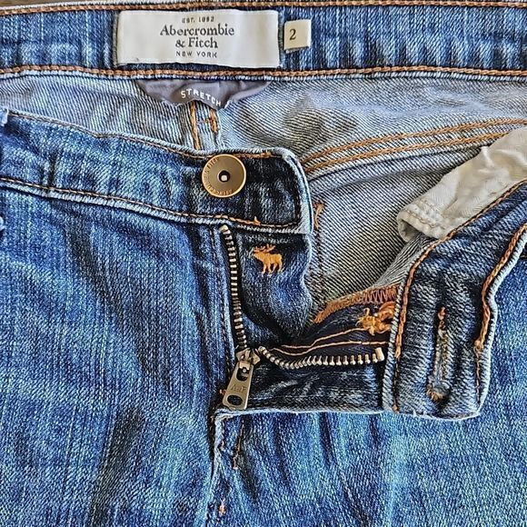 Abercrombie & Fitch NY Medium Wash Stretch Straight Leg 5 Pocket Jeans Sz 2 - Picture 7 of 13